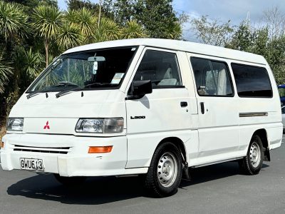 Mitsubishi L300 LWB 2009 | Low KM!