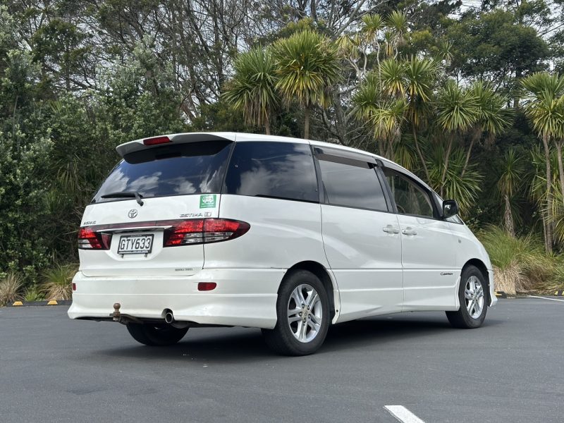 Toyota Estima 2004