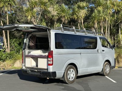 Toyota Hiace 2005