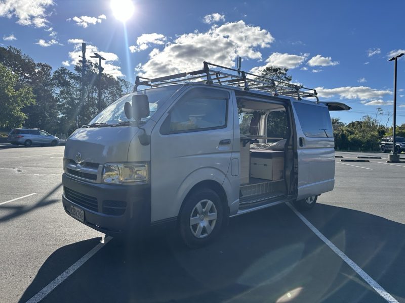 Toyota Hiace 2005