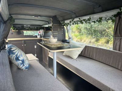 Mitsubishi L300 LWB 2009 | Low KM!