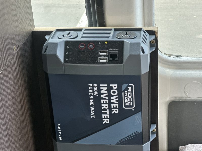 Mitsubishi L300 LWB 2009 | Low KM!