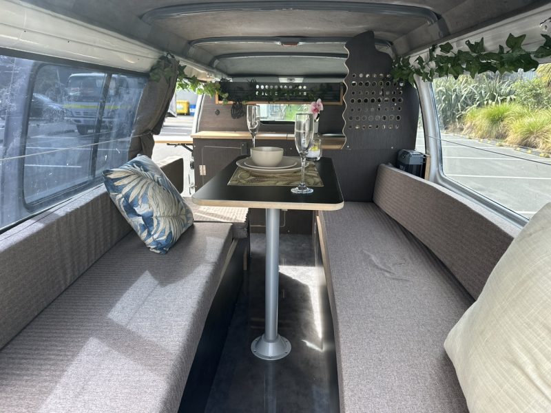 Mitsubishi L300 LWB 2009 | Low KM!